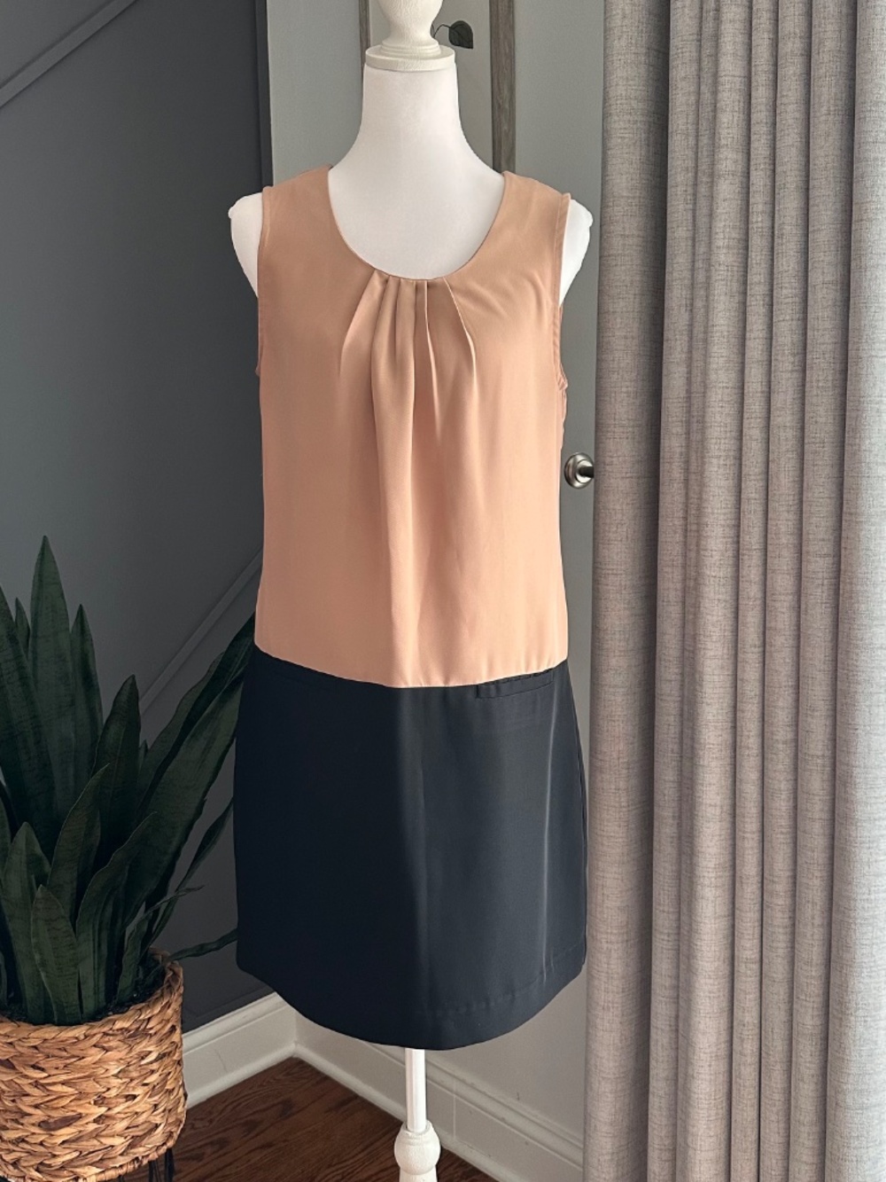 GAP Brown and Black Elegant Chic Dress Size 4